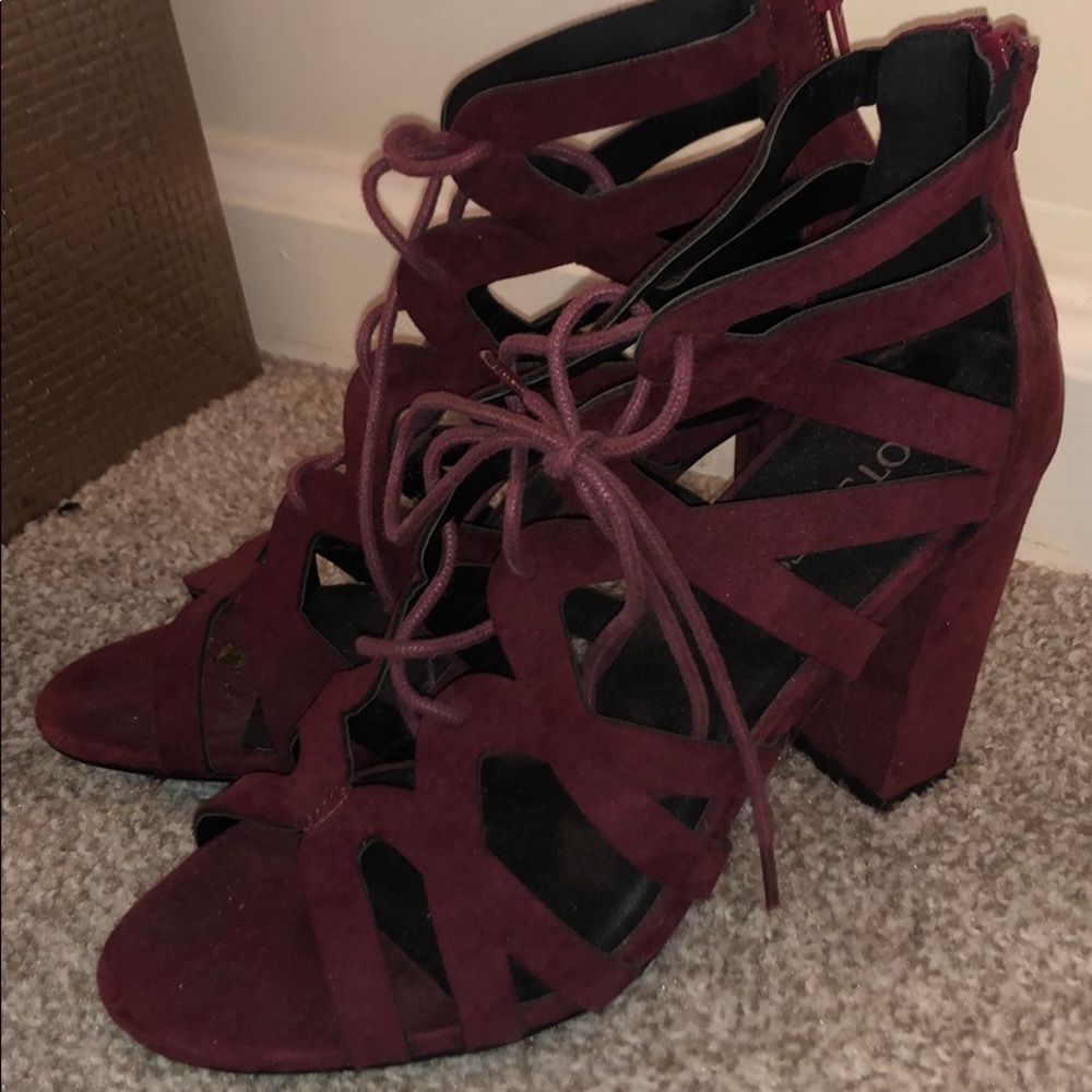 vibrant magenta zip up heels!